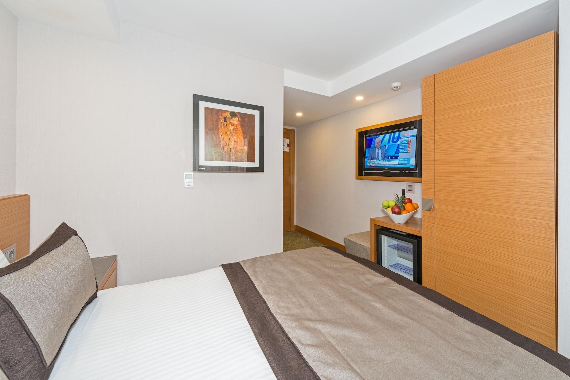 Bisetun Hotel Istanbul Bagian luar foto