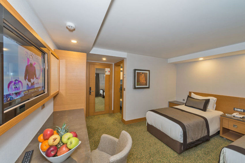 Bisetun Hotel Istanbul Bagian luar foto
