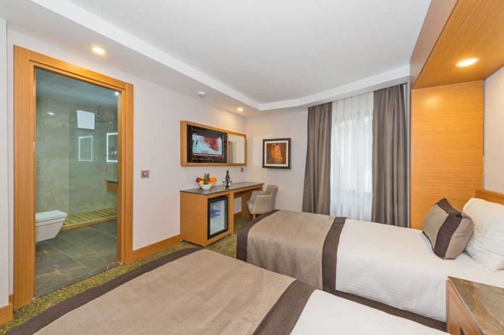 Bisetun Hotel Istanbul Bagian luar foto