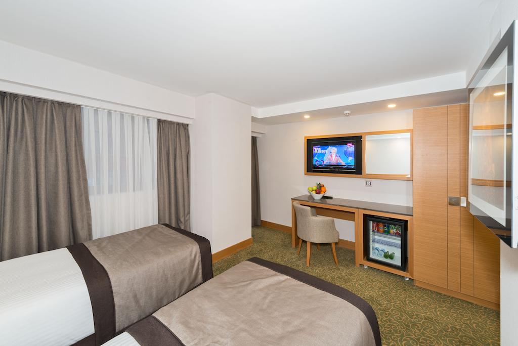 Bisetun Hotel Istanbul Bagian luar foto